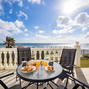 https://apartment-on-beach-mijas.1costadelsol.com